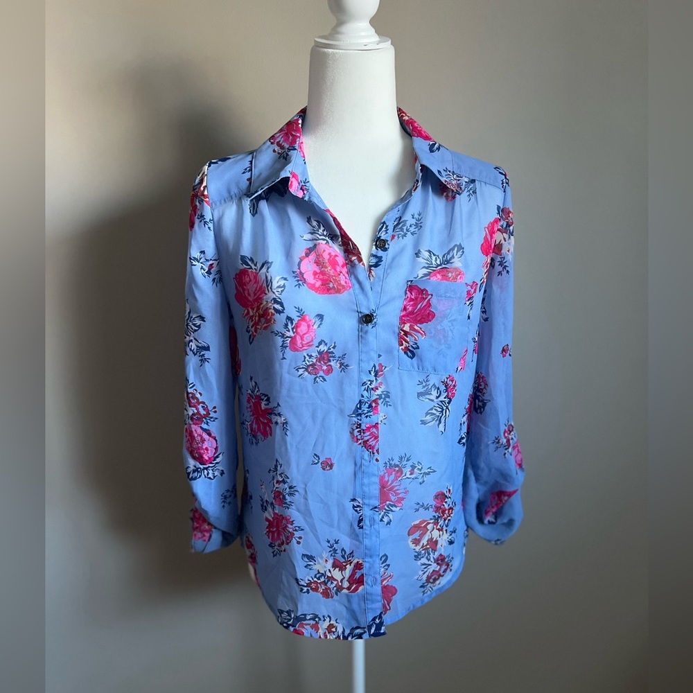 EyeShadow Blue Floral Button Down